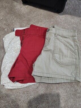 Size 8 Women's Shorts Bundle - Red, Khaki, White Floral